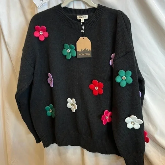 NWT Mainstrip soft sweater in black with puffy blinged out flowers 🌸 size s - Picture 1 of 4